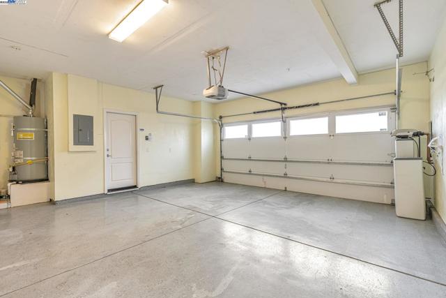 5801 Flora Cmn, Livermore CA: https://media.crmls.org/mediaz/b7c62770-7a84-4e81-9a44-741b5d6512a0.jpg