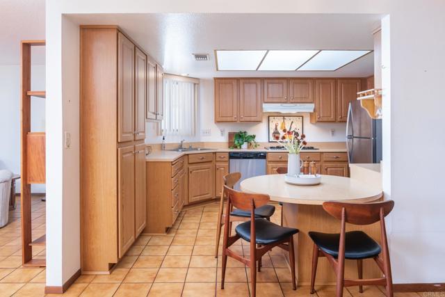 Detail Gallery Image 13 of 48 For 634 via Santa Cruz, Vista,  CA 92081 - 2 Beds | 2 Baths