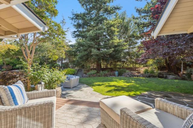 822 Mesa Court, Palo Alto CA: https://media.crmls.org/mediaz/b7c74443-a05f-4b29-81b6-576ce7c37458.jpg