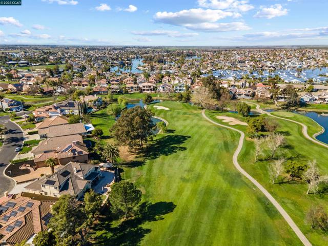 5541 Lanai Court, Discovery Bay CA: https://media.crmls.org/mediaz/b7c76784-6016-4498-b403-bec0dc364a8f.jpg