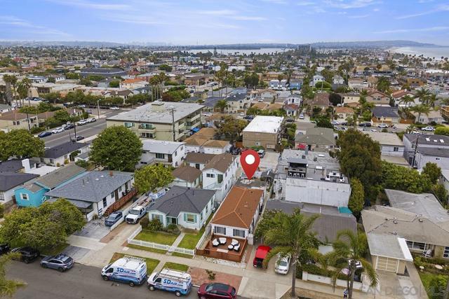 849 851 Missouri St, San Diego CA: https://media.crmls.org/mediaz/b7c889e2-10bc-4dc6-bb0c-405154cfa33c.jpg