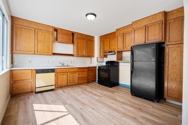 1615 La Salle Avenue, San Francisco CA: https://media.crmls.org/mediaz/b7ca0a2a-c445-4f8f-8083-bb801e6be32d.jpg