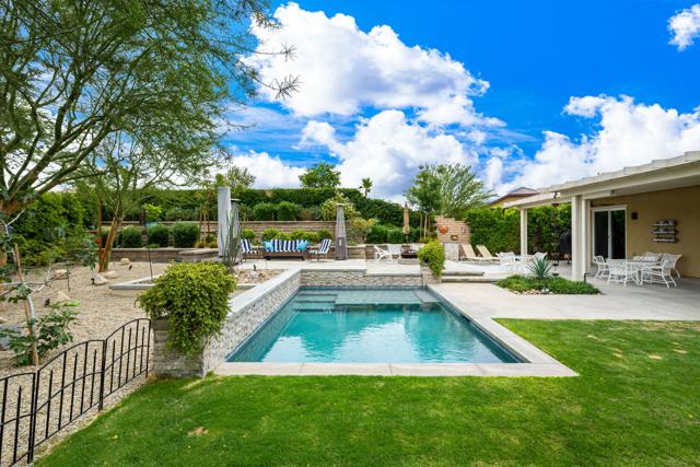 85568 Brovello Drive, Indio CA: https://media.crmls.org/mediaz/b7ca316b-97a8-4620-bcc6-ce9dcb566e8a.jpg