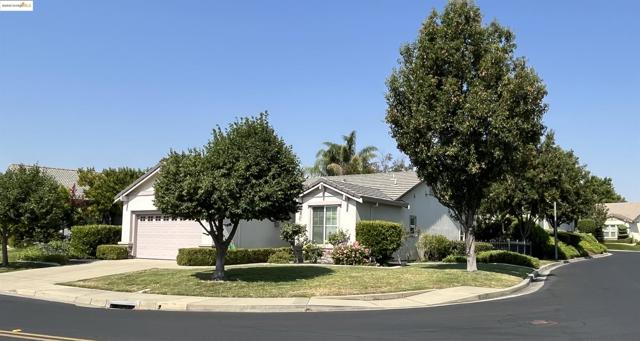 1381 BONUM WAY, Brentwood CA: https://media.crmls.org/mediaz/b7cae11a-412d-417c-82ec-2ea12d98676b.jpg