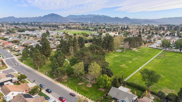 1138 Lantana Street, Camarillo CA: https://media.crmls.org/mediaz/b7cb5c0f-baaf-4521-abd5-36768f602edb.jpg