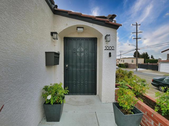 3000 56th Avenue, Oakland CA: https://media.crmls.org/mediaz/b7cb95a3-1820-48c5-ac9f-906e9a5bcc1b.jpg