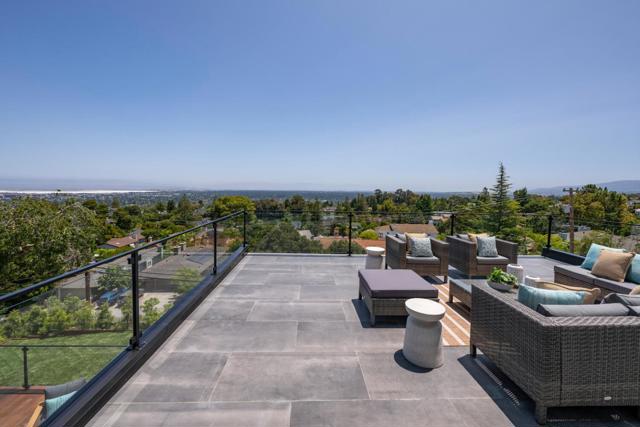 3964 Jefferson Avenue, Redwood City CA: https://media.crmls.org/mediaz/b7cbccb4-6690-4e1d-81eb-4d2cf41838ae.jpg
