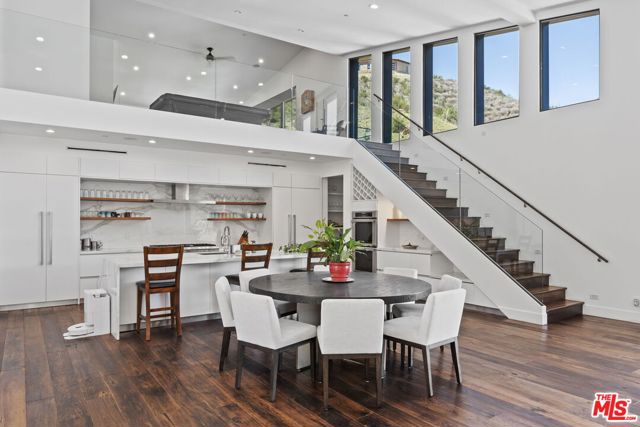 31830 Lobo Canyon, Agoura Hills CA: https://media.crmls.org/mediaz/b7cc3ef3-0b60-4233-821e-65462fe13b9e.jpg