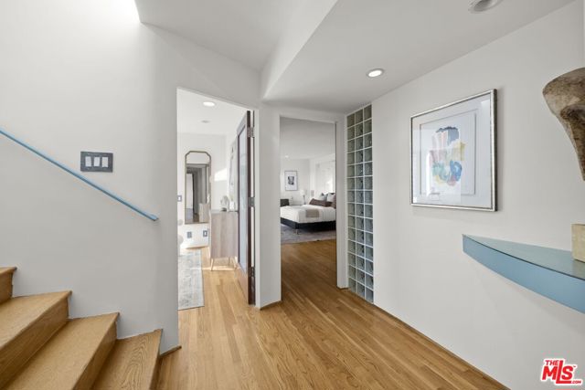 2980 Hollyridge Drive, Los Angeles CA: https://media.crmls.org/mediaz/b7cc4dec-87d1-462a-ac5e-b2392530a160.jpg