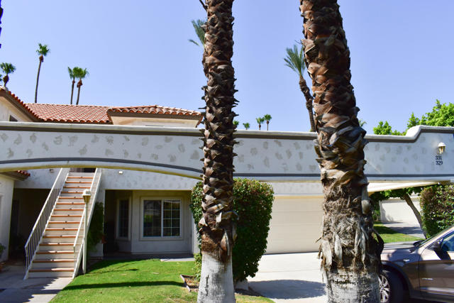 329 Vista Royale Drive, Palm Desert, California 92211, 3 Bedrooms Bedrooms, ,2 BathroomsBathrooms,Condominium,For Sale,Vista Royale,219113894DA