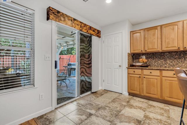 349 Cose Ln, Tracy CA: https://media.crmls.org/mediaz/b7ccc224-926a-4ebd-804c-75cc932909d0.jpg