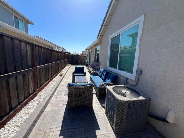 1460 Waterwheel Lane, Hollister CA: https://media.crmls.org/mediaz/b7cd2778-6b46-4498-89a0-b8cd21b9a3d5.jpg