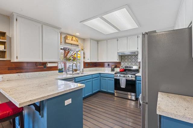 1980 Ponderosa Court, Hollister CA: https://media.crmls.org/mediaz/b7cdb888-1fd2-4129-9940-e1bbb92adc36.jpg