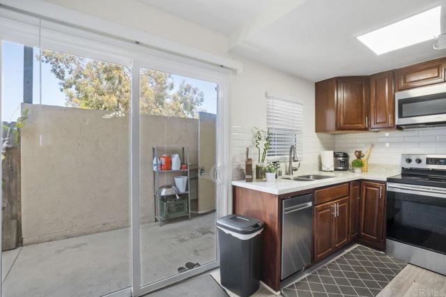 1450 Melrose Avenue, Chula Vista CA: https://media.crmls.org/mediaz/b7ce0ef0-344b-42a7-be3f-c9276142429a.jpg