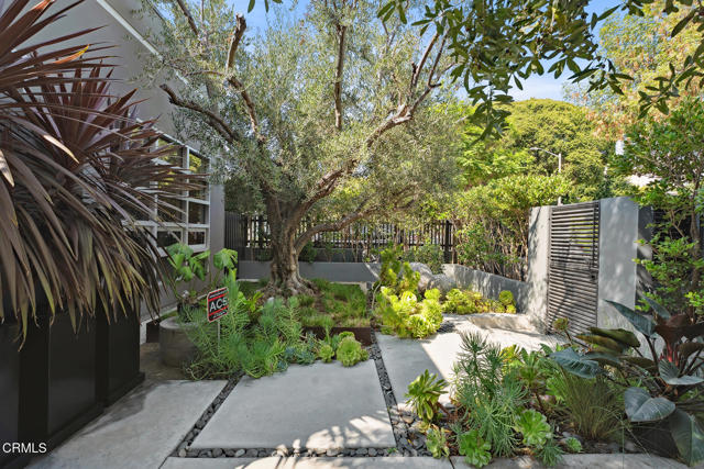 Detail Gallery Image 8 of 41 For 329 Westbourne Dr, West Hollywood,  CA 90048 - 2 Beds | 3 Baths