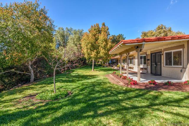 16656 Orilla Dr, San Diego CA: https://media.crmls.org/mediaz/b7ce9fb2-f256-49de-95dd-e87ea4466bc1.jpg