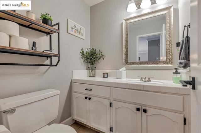 2025 Sand Point Rd, Discovery Bay CA: https://media.crmls.org/mediaz/b7ceae3f-3a12-4052-a01e-86b2d9b8b045.jpg