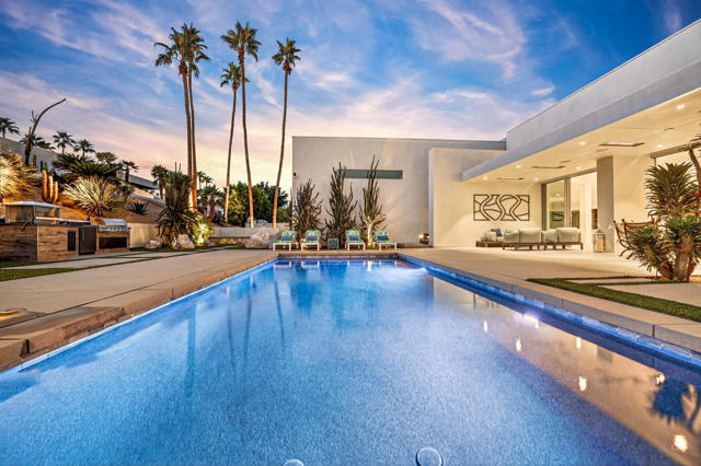 49120 Sunrose Lane, Palm Desert CA: https://media.crmls.org/mediaz/b7cf9d02-b478-4352-967f-77550190d1a3.jpg