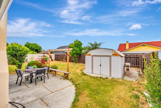 3259 San Carvante Way, Union City CA: https://media.crmls.org/mediaz/b7d05c3c-06f7-4f56-a05f-d527268a3fd5.jpg
