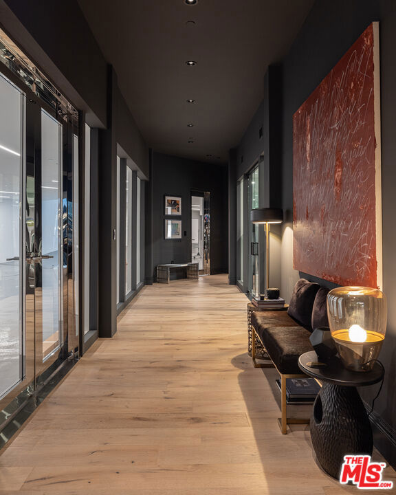 9520 Hidden Valley Road, Beverly Hills CA: https://media.crmls.org/mediaz/b7d076b9-b6be-43b1-a183-de7535648930.jpg
