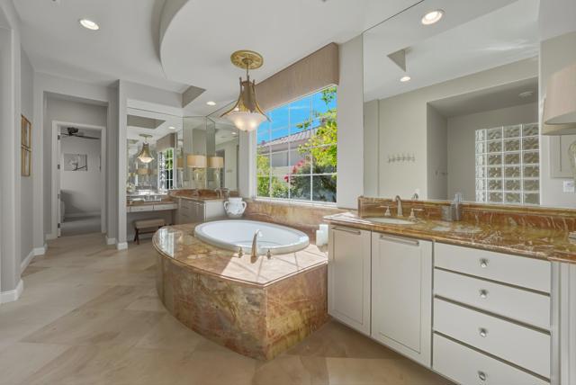 51641 El Dorado Drive, La Quinta CA: https://media.crmls.org/mediaz/b7d0d5a9-c5ad-444c-81e0-6ea0e6290c04.jpg