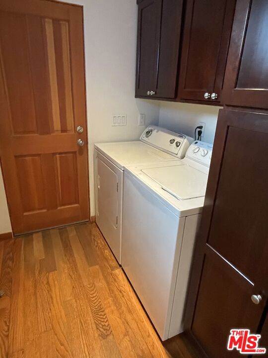 926 California Avenue, Venice CA: https://media.crmls.org/mediaz/b7d14497-9101-4c6b-93f5-d0c8411d7881.jpg