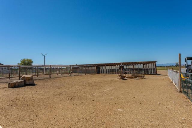8440 Lovers Lane, Hollister CA: https://media.crmls.org/mediaz/b7d1877c-2342-4cf4-970c-4daa38c469d4.jpg