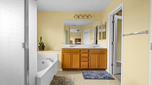 359 Barolo Circle, Greenfield CA: https://media.crmls.org/mediaz/b7d33236-b653-426b-8bc4-3938ee6f08a8.jpg