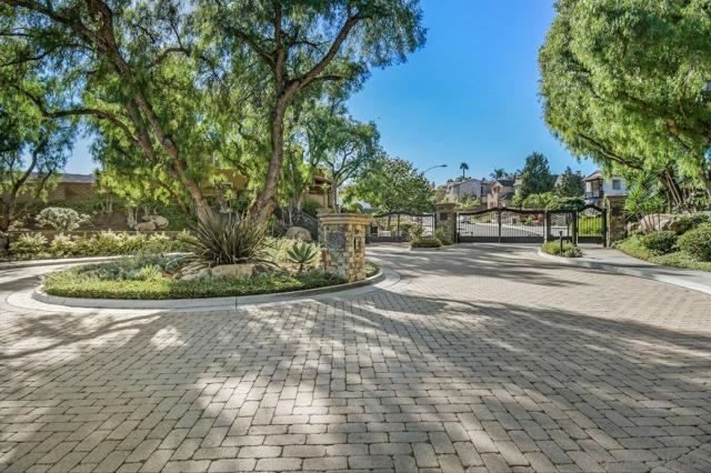 2957 Ranch Gate Rd, Chula Vista CA: https://media.crmls.org/mediaz/b7d34b26-c771-4038-b419-5460e90e08c8.jpg