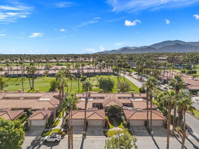 76431 Violet Circle, Palm Desert CA: https://media.crmls.org/mediaz/b7d3f9e3-b253-4bd1-afbb-e482f716a612.jpg