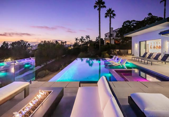 3240 Piragua St, Carlsbad CA: https://media.crmls.org/mediaz/b7d4108e-09bf-4bdd-bfb9-b3c78c30cdb8.jpg