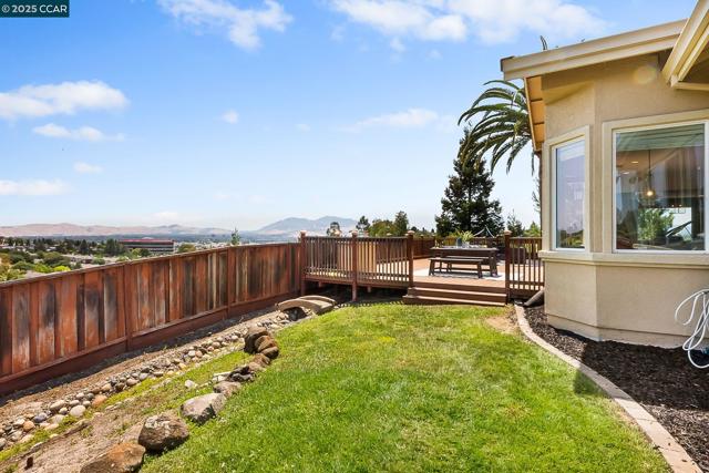 2058 Marazzani Dr, Martinez CA: https://media.crmls.org/mediaz/b7d46c56-ab1b-4977-ba13-89cfef6bbe9e.jpg