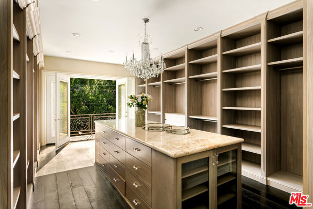 1350 Benedict Canyon Drive, Beverly Hills CA: https://media.crmls.org/mediaz/b7d4b55b-b05e-47df-a125-43f263db6e51.jpg