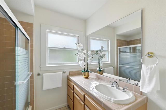 5555 Carlton Street, Oakland CA: https://media.crmls.org/mediaz/b7d4cb72-0be8-47b1-a41f-a3d434851766.jpg