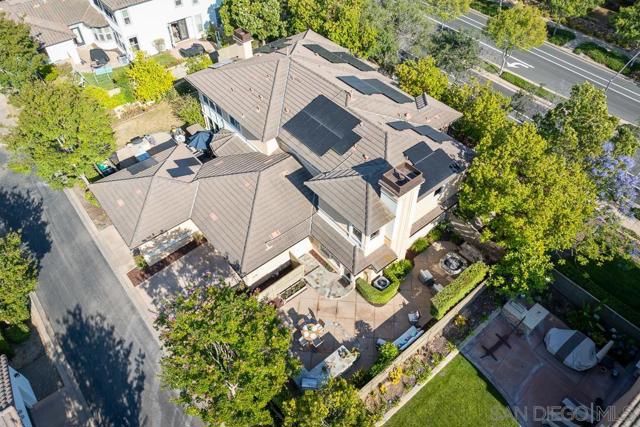 15820 Paseo Del Sur, San Diego CA: https://media.crmls.org/mediaz/b7d58e1d-e391-4427-94ef-baa1aafcf553.jpg