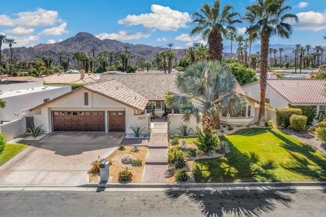 75377 Montecito Drive, Indian Wells CA: https://media.crmls.org/mediaz/b7d5b26b-0cee-4560-b635-c32aa8ee7e44.jpg