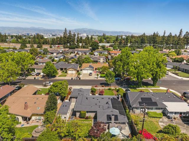 843 S Genevieve Lane, San Jose CA: https://media.crmls.org/mediaz/b7d5eb6c-7f8f-4eab-a2d5-5b8697819821.jpg