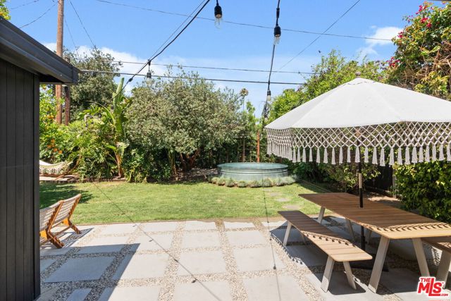 7339 Lasaine Avenue, Van Nuys CA: https://media.crmls.org/mediaz/b7d69a30-5fe0-4892-ad69-47e9bd13aebb.jpg