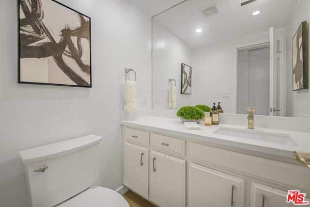 1010 Hammond Street, West Hollywood CA: https://media.crmls.org/mediaz/b7d6f682-23ac-4eca-8f06-714c9e8831fc.jpg