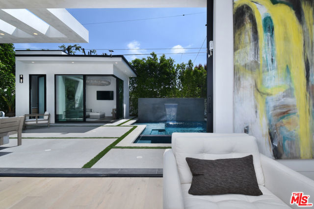 5316 Lennox, Sherman Oaks CA: https://media.crmls.org/mediaz/b7d70f15-b7f9-4207-8b7f-d90f3290b11d.jpg