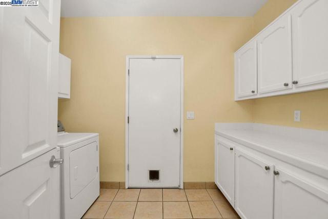 5160 Edgeview Dr, Discovery Bay CA: https://media.crmls.org/mediaz/b7d71500-b331-4d5d-8ab6-5da94ce7256d.jpg