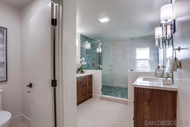 Image 29 of 41 For 896 La Jolla Rancho Rd