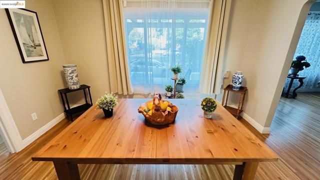 840 Key Route Blvd, Albany CA: https://media.crmls.org/mediaz/b7d89f2a-6f2b-416a-91db-7da8db91db0b.jpg