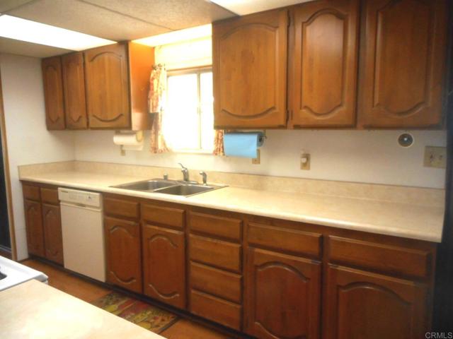 Detail Gallery Image 8 of 27 For 2300 E Valley #84,  Escondido,  CA 92027 - 2 Beds | 2 Baths