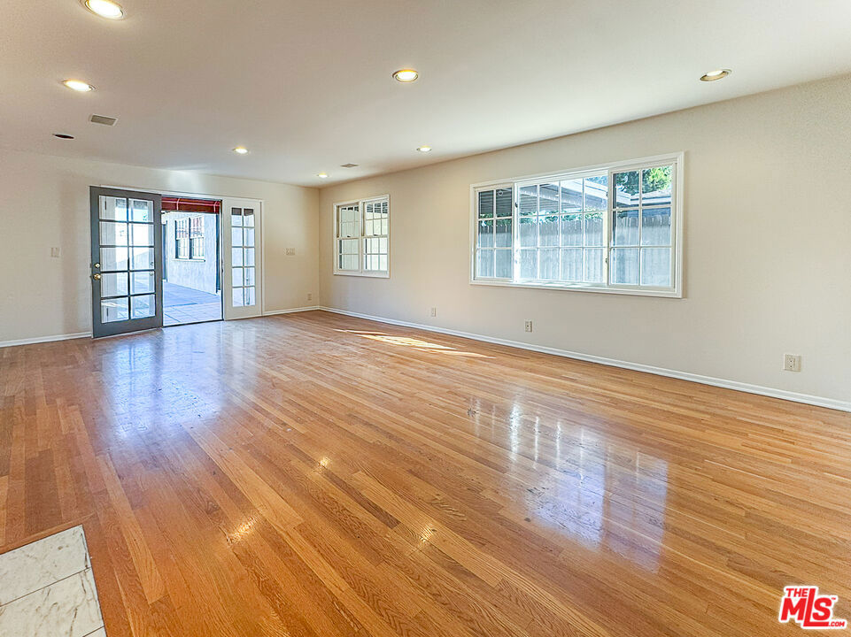 2445 22nd Street — architectural residence