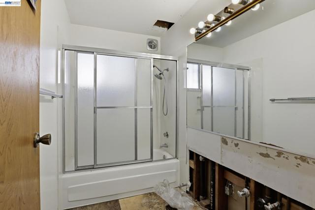 Image 24 of 48 For 2550 Damuth St