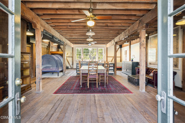 13721 Telegraph Road, Santa Paula CA: https://media.crmls.org/mediaz/b7dae7b2-708a-431f-a1a3-b0c88ee564a6.jpg