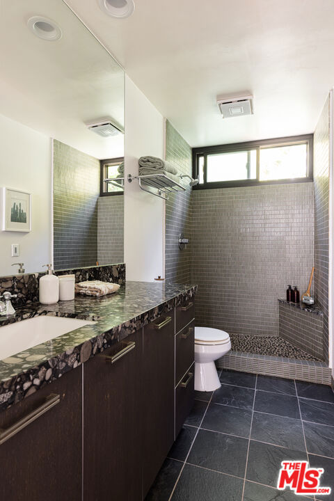 2806 Sunday Trail, Los Angeles CA: https://media.crmls.org/mediaz/b7dba8e2-8bf2-4094-95d4-2f7b21d3e5ab.jpg