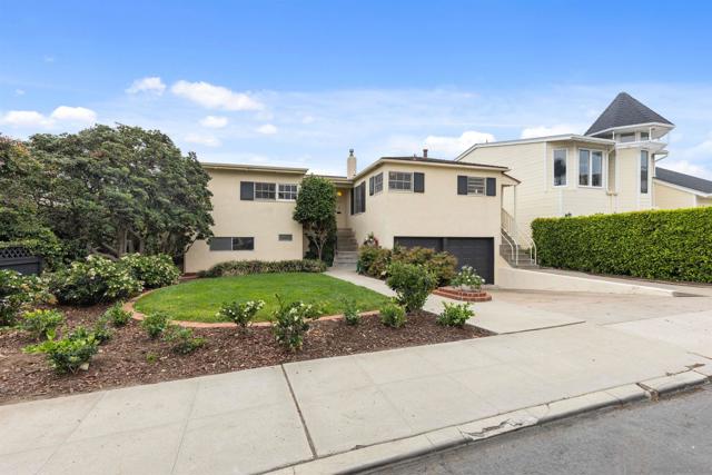 933 Rosecrans, San Diego CA: https://media.crmls.org/mediaz/b7dc67e6-4463-4dff-883c-0c8ae413efef.jpg
