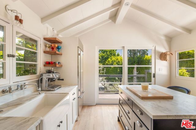 8917 Dorrington Avenue, West Hollywood CA: https://media.crmls.org/mediaz/b7dce613-6f5c-4346-8e7c-33d310e53f1c.jpg